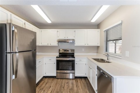 Casa en alquiler en Valrico, Florida, 3 dormitorios, 117.99 m2 № 1884270 - foto 6