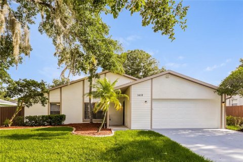 Casa en alquiler en Valrico, Florida, 3 dormitorios, 117.99 m2 № 1884270 - foto 1