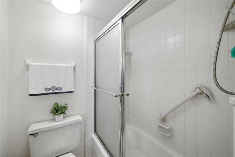 Condo in Sarasota, Florida, 2 bedrooms № 2104356 - photo 21
