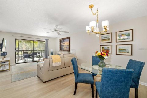 Condo in Sarasota, Florida, 2 bedrooms № 2104356 - photo 13