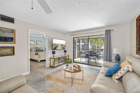 Condo in Sarasota, Florida, 2 bedrooms № 2104356 - photo 7
