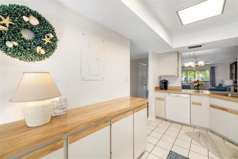 Condo in Sarasota, Florida, 2 bedrooms № 2104356 - photo 11