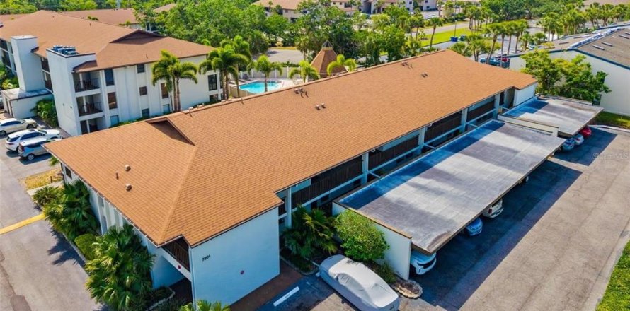 Condo in Sarasota, Florida, 2 bedrooms № 2104356