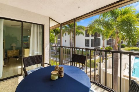 Condo in Sarasota, Florida, 2 bedrooms № 2104356 - photo 4