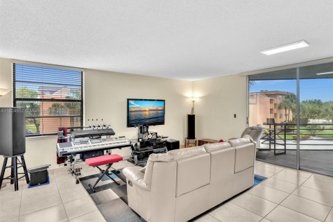 Condo in Sunrise, Florida, 1 bedroom  № 1790462 - photo 3