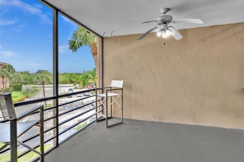 Condo in Sunrise, Florida, 1 bedroom  № 1790462 - photo 15