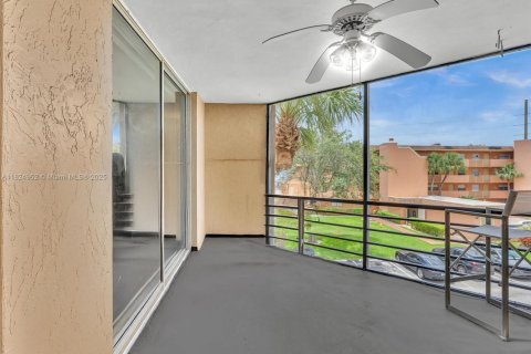 Condo in Sunrise, Florida, 1 bedroom  № 1790462 - photo 10