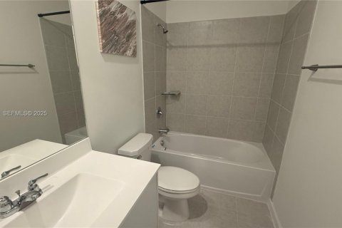 Снять в аренду таунхаус в Хомстед, Флорида 3 спальни, 134.06м2, № 1986800 - фото 14