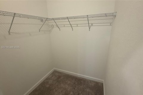 Снять в аренду таунхаус в Хомстед, Флорида 3 спальни, 134.06м2, № 1986800 - фото 13