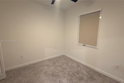 Снять в аренду таунхаус в Хомстед, Флорида 3 спальни, 134.06м2, № 1986800 - фото 16