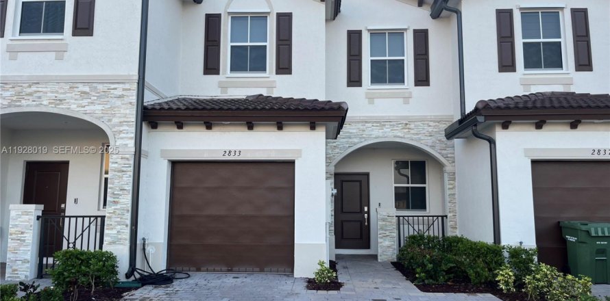 Таунхаус в Хомстед, Флорида 3 спальни, 134.06м2 № 1986800