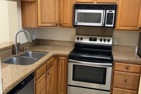 Condo in Orlando, Florida, 2 bedrooms № 2200728 - photo 5
