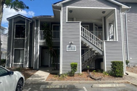 Condo in Orlando, Florida, 2 bedrooms № 2200728 - photo 2