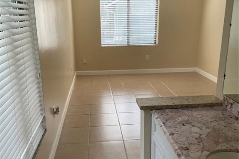 Condo in Orlando, Florida, 2 bedrooms № 2200728 - photo 14