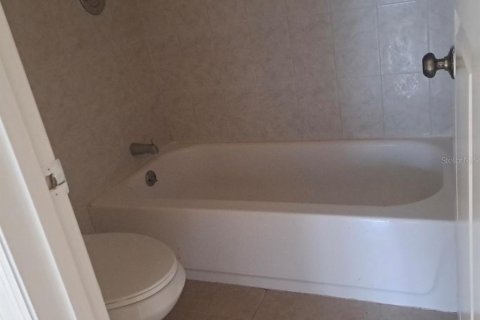 Condo in Orlando, Florida, 2 bedrooms № 2200728 - photo 15
