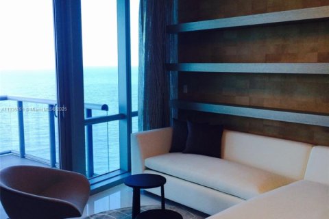 Condo in Sunny Isles Beach, Florida, 2 bedrooms  № 1818111 - photo 4