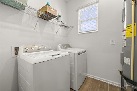 House in Kissimmee, Florida 3 bedrooms, 167.41 sq.m. № 2429341 - photo 21
