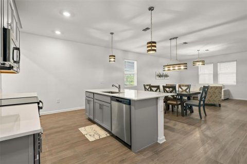 House in Kissimmee, Florida 3 bedrooms, 167.41 sq.m. № 2429341 - photo 4