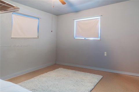 Casa en venta en Miami Gardens, Florida, 3 dormitorios, 95.69 m2 № 2027860 - foto 19