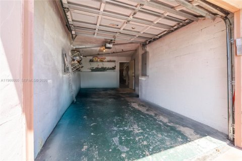 Casa en venta en Miami Gardens, Florida, 3 dormitorios, 95.69 m2 № 2027860 - foto 27