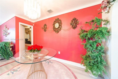 Casa en venta en Miami Gardens, Florida, 3 dormitorios, 95.69 m2 № 2027860 - foto 12