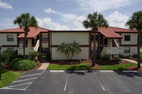 Condo in Orlando, Florida, 2 bedrooms № 2216837 - photo 11