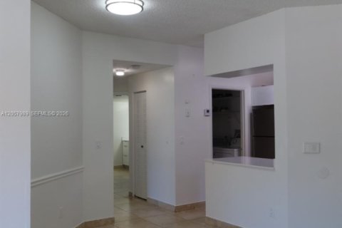 Copropriété à vendre à Hialeah, Floride: 2 chambres, 88.91 m2 № 2244708 - photo 6