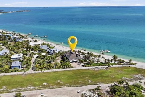 House in Captiva, Florida 4 bedrooms, 337.24 sq.m. № 2114984 - photo 5