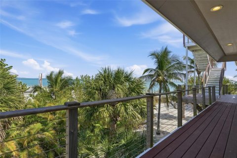 House in Captiva, Florida 4 bedrooms, 337.24 sq.m. № 2114984 - photo 26