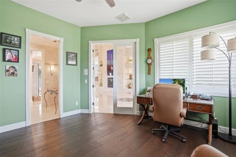 House in Captiva, Florida 4 bedrooms, 337.24 sq.m. № 2114984 - photo 17