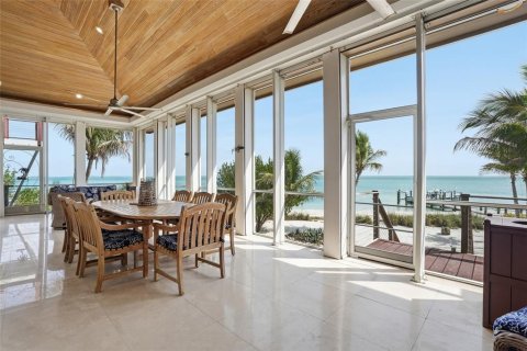 House in Captiva, Florida 4 bedrooms, 337.24 sq.m. № 2114984 - photo 29