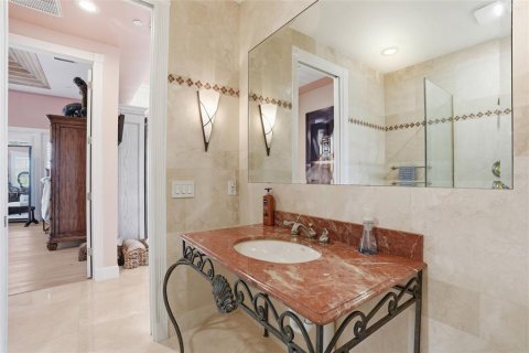 House in Captiva, Florida 4 bedrooms, 337.24 sq.m. № 2114984 - photo 18