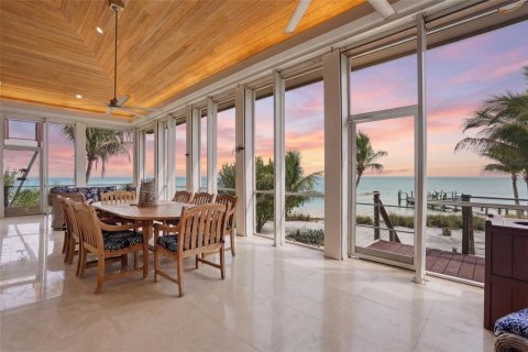 House in Captiva, Florida 4 bedrooms, 337.24 sq.m. № 2114984 - photo 6