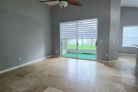 House in Kissimmee, Florida 4 bedrooms, 185.15 sq.m. № 2132487 - photo 2