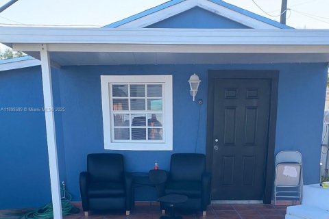 Propiedad comercial en venta en Miami, Florida, 151.99 m2 № 1950689 - foto 3