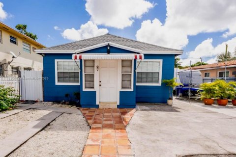 Propiedad comercial en venta en Miami, Florida, 151.99 m2 № 1950689 - foto 2