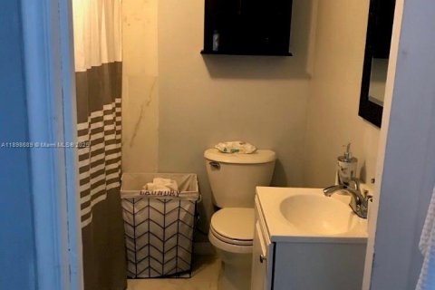 Propiedad comercial en venta en Miami, Florida, 151.99 m2 № 1950689 - foto 8