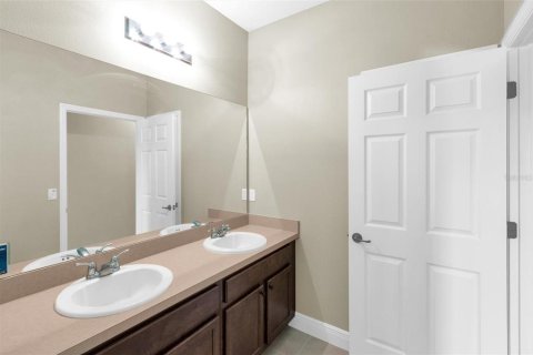 House in Orlando, Florida 7 bedrooms, 435.34 sq.m. № 1722682 - photo 26