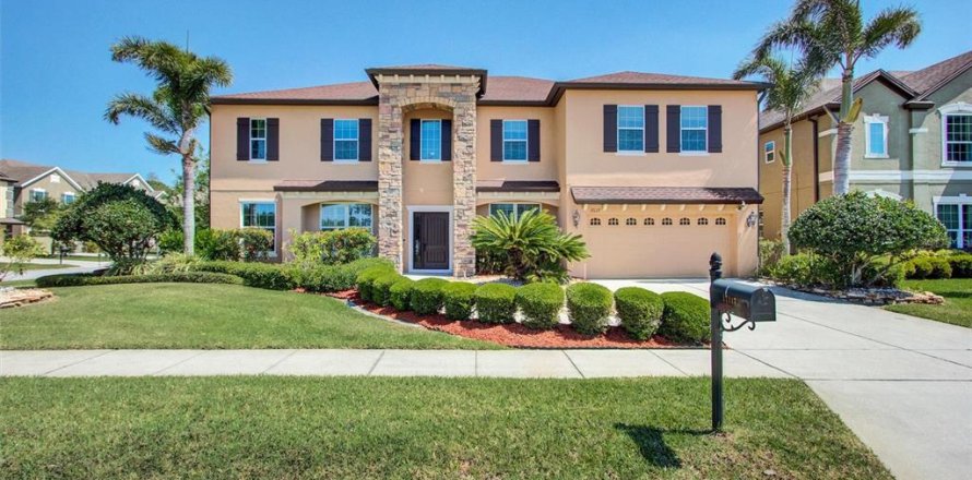 House in Orlando, Florida 7 bedrooms, 435.34 sq.m. № 1722682