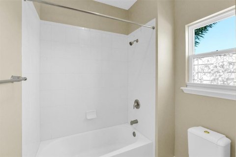 House in Orlando, Florida 7 bedrooms, 435.34 sq.m. № 1722682 - photo 27