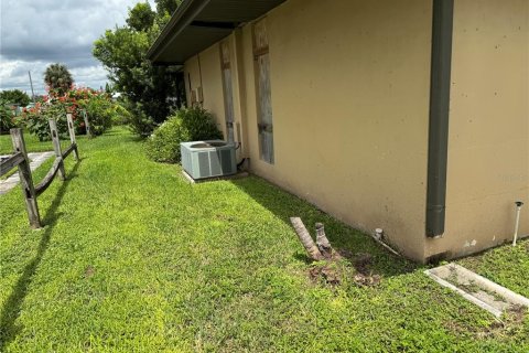 House in Port Charlotte, Florida 3 bedrooms, 118.73 sq.m. № 1903575 - photo 5