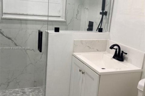 Condo in Miami Beach, Florida, 2 bedrooms  № 1964492 - photo 5