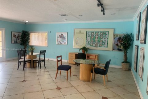 Condo in Hialeah, Florida, 2 bedrooms  № 1776150 - photo 20