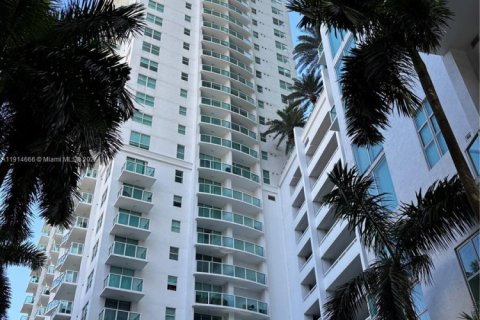 Condo in Miami, Florida, 1 bedroom  № 1970121