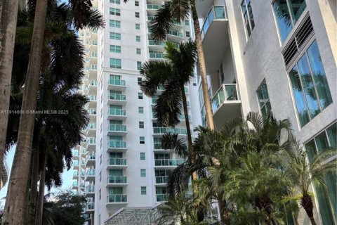 Condo in Miami, Florida, 1 bedroom  № 1970121 - photo 3