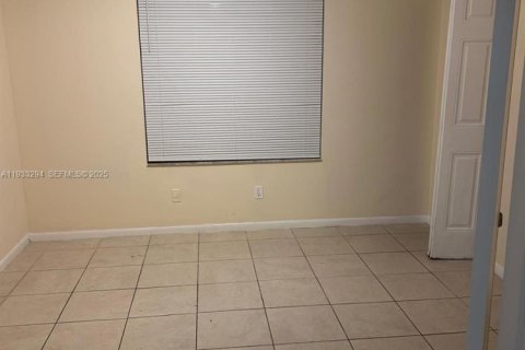 Copropriété à louer à Coral Springs, Floride: 2 chambres, 96.99 m2 № 1991190 - photo 4