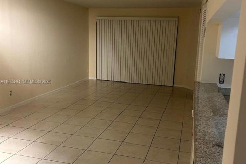 Copropriété à louer à Coral Springs, Floride: 2 chambres, 96.99 m2 № 1991190 - photo 3
