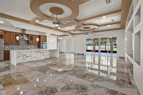 House in Bradenton, Florida 4 bedrooms, 294.22 sq.m. № 1823215 - photo 11