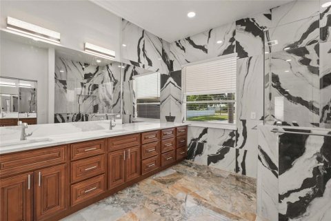 House in Bradenton, Florida 4 bedrooms, 294.22 sq.m. № 1823215 - photo 3