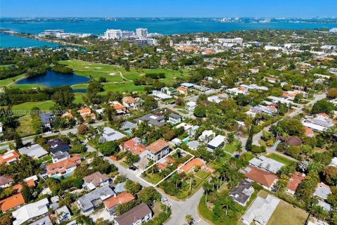 Terreno en venta en Miami Beach, Florida № 2046541 - foto 2